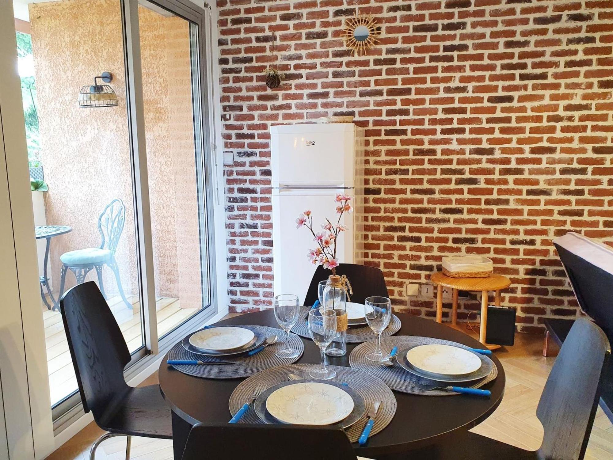 Appartement Le Corneille T2 - Parking gratuit à Toulouse Extérieur photo